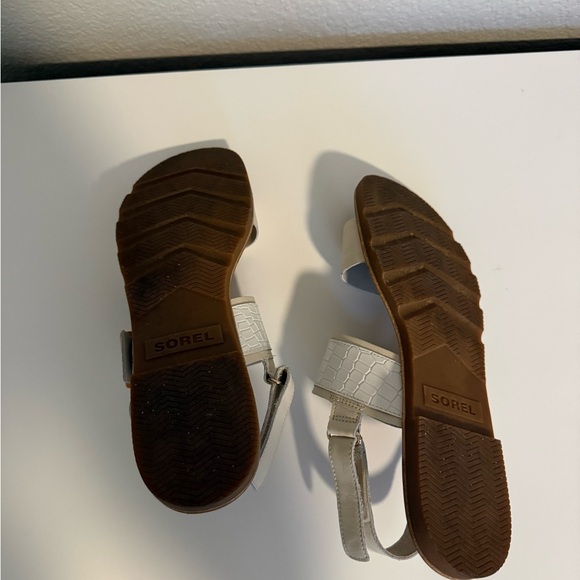 Sorel Ella III Slingback in White/Cream Leather - Picture 4 of 10